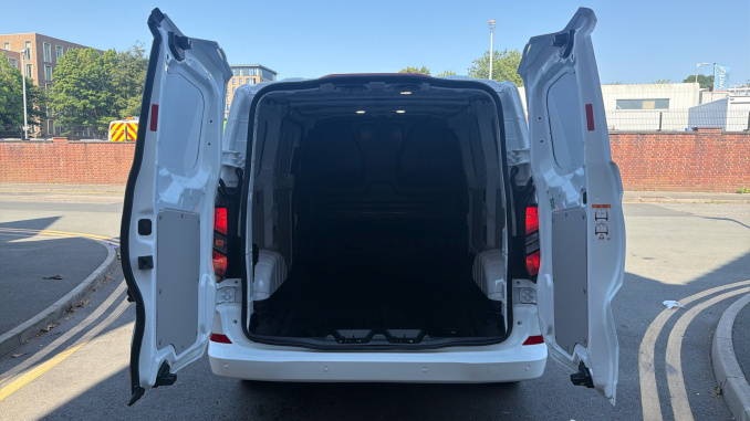 Ford Transit Custom 320 L1 Diesel Fwd 2.0 EcoBlue 136ps H1 Van Limited Auto - Image 3